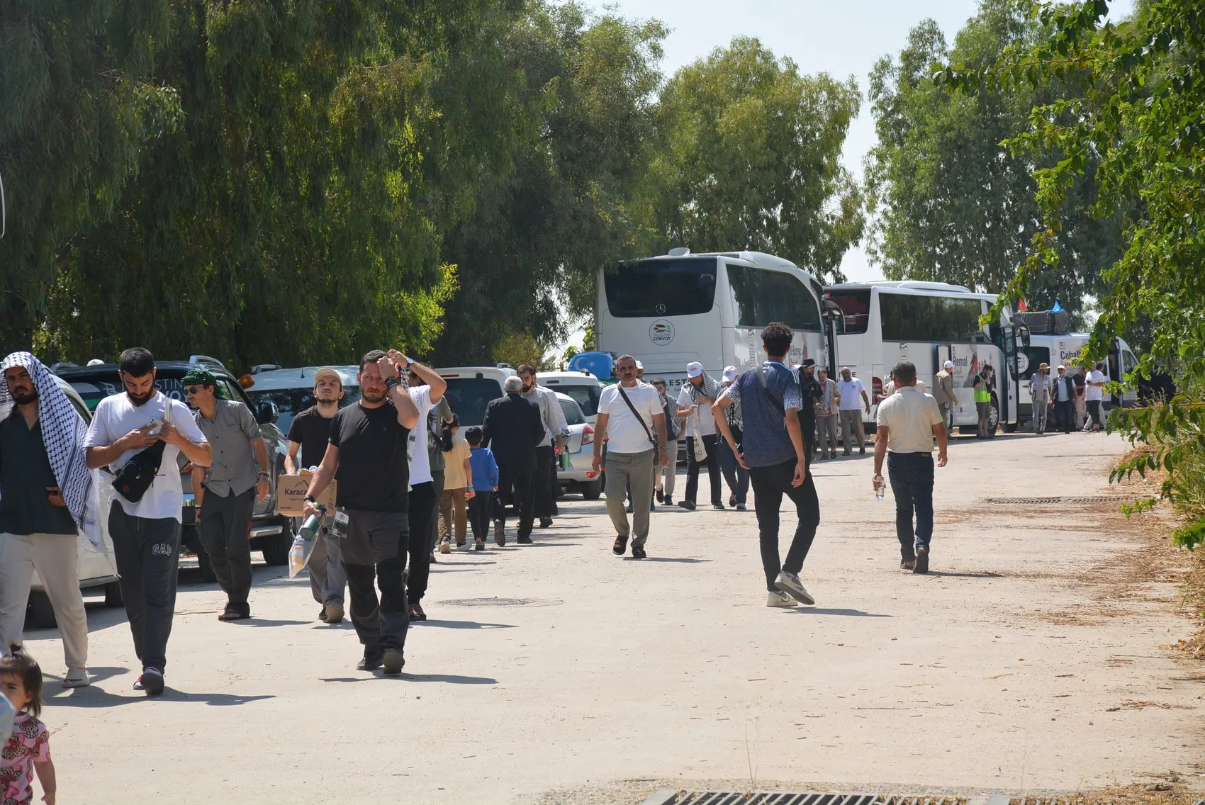 Avrupa’dan yola çıkan Filistin konvoyu Habur’u geçerek Irak’a girdi