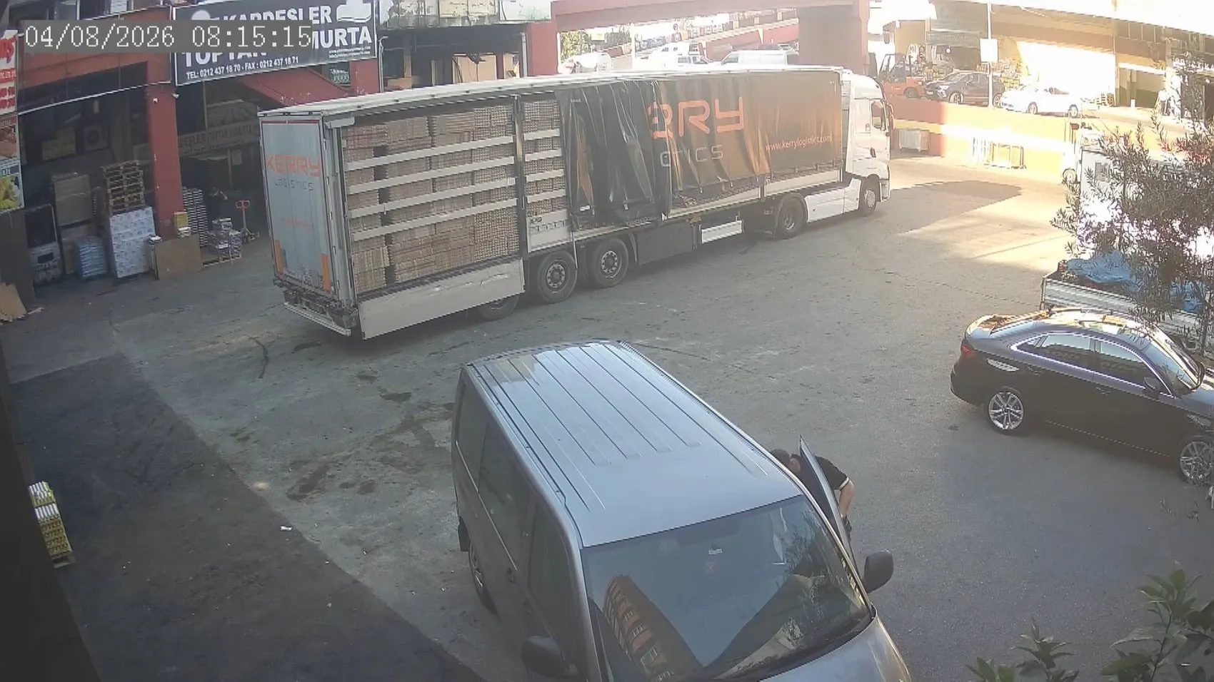 Sinyal kesiciyle araç soygunu yapan hırsız yakayı ele verdi
