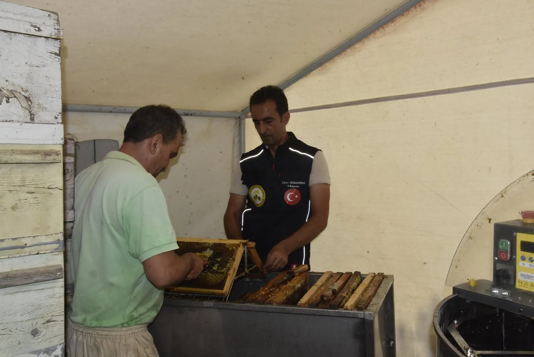 Bitlis yaylalarında bal bereketi yaşanıyor