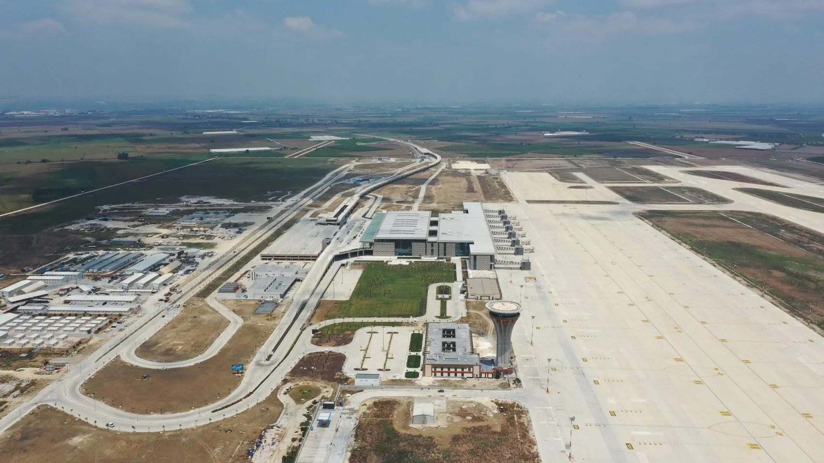 Çukurova Havalimanı bölge trafiğini sırtladı
