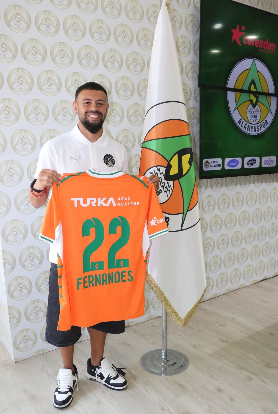 Alanyaspor kanadına AEK’tan takviye yaptı