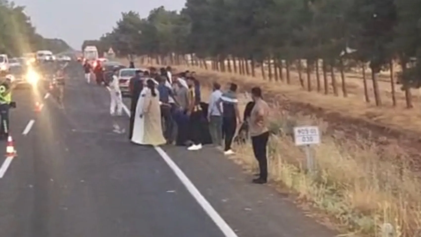 Şanlıurfa Ceylanpınar yolunda otomobil kazası 1 ölü 4 yaralı
