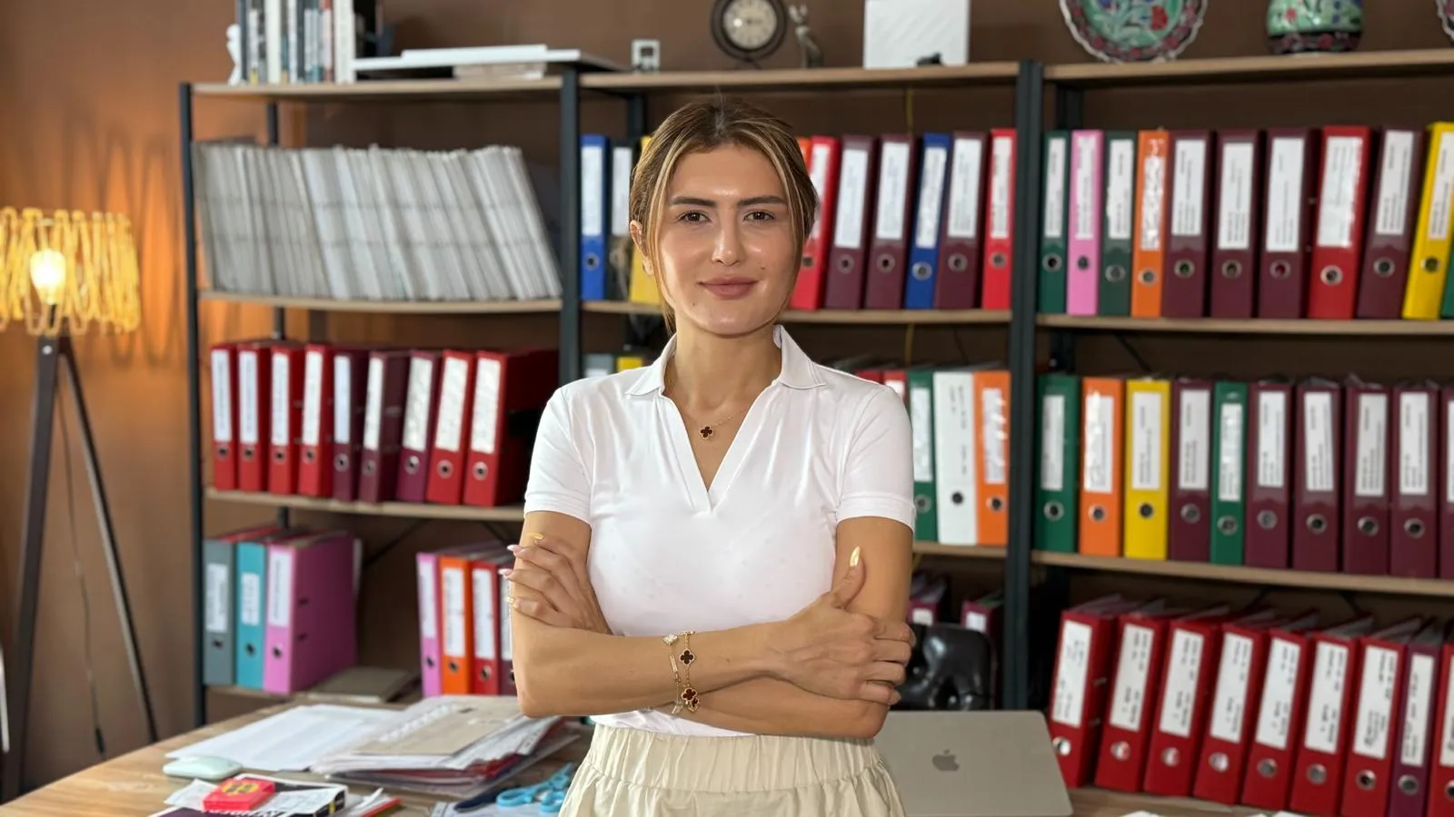 Eski eşiyle görüşen kadın boşanmada tam kusurlu bulundu