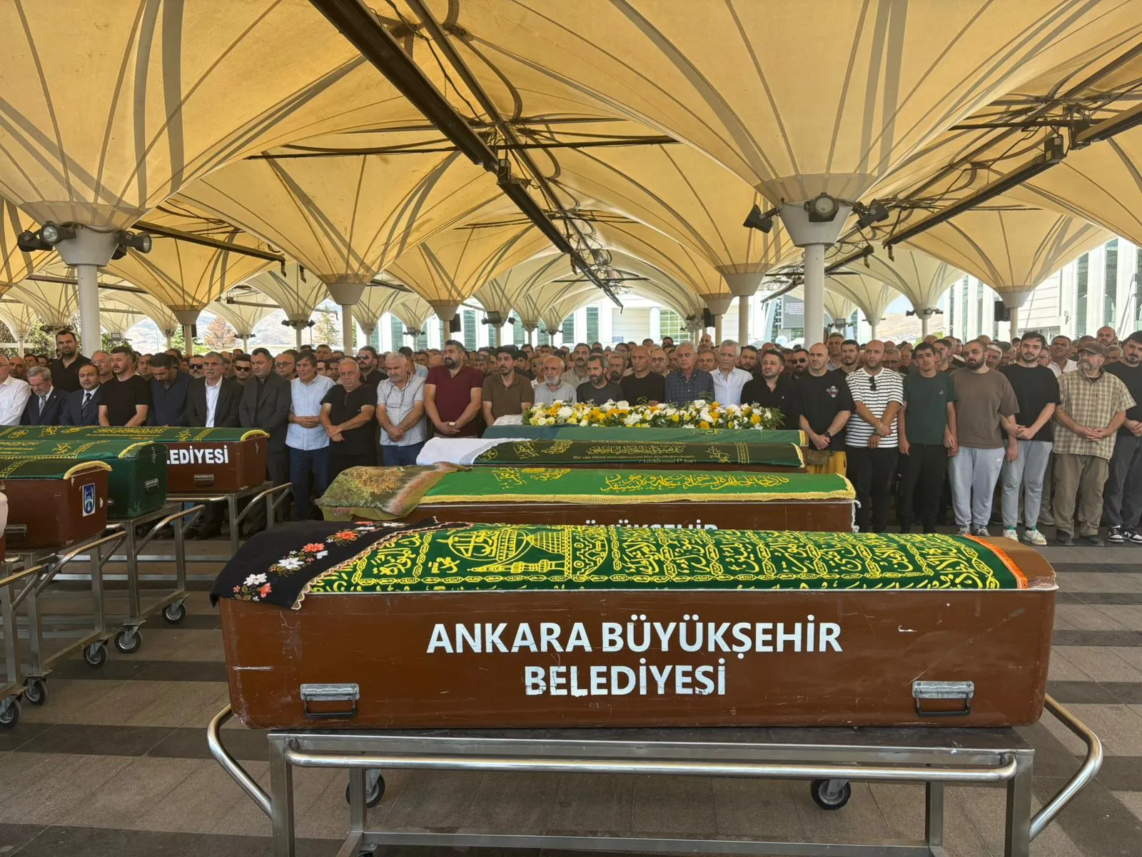 HSK Başmüfettişi'nin kızı ve kayınpederi kazada hayatını kaybetti