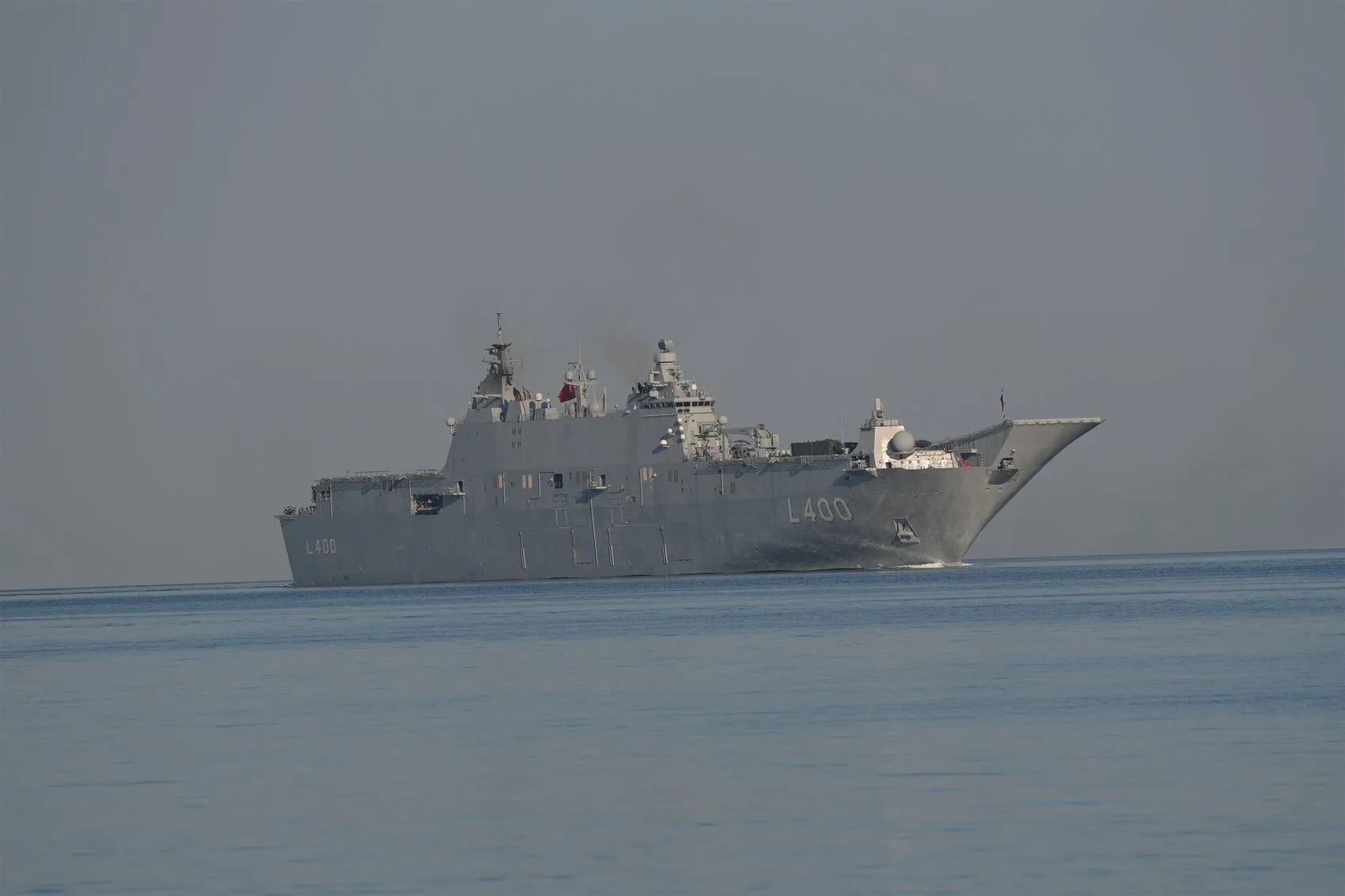 TCG Anadolu Yalova kıyılarında gövde gösterisi yaptı