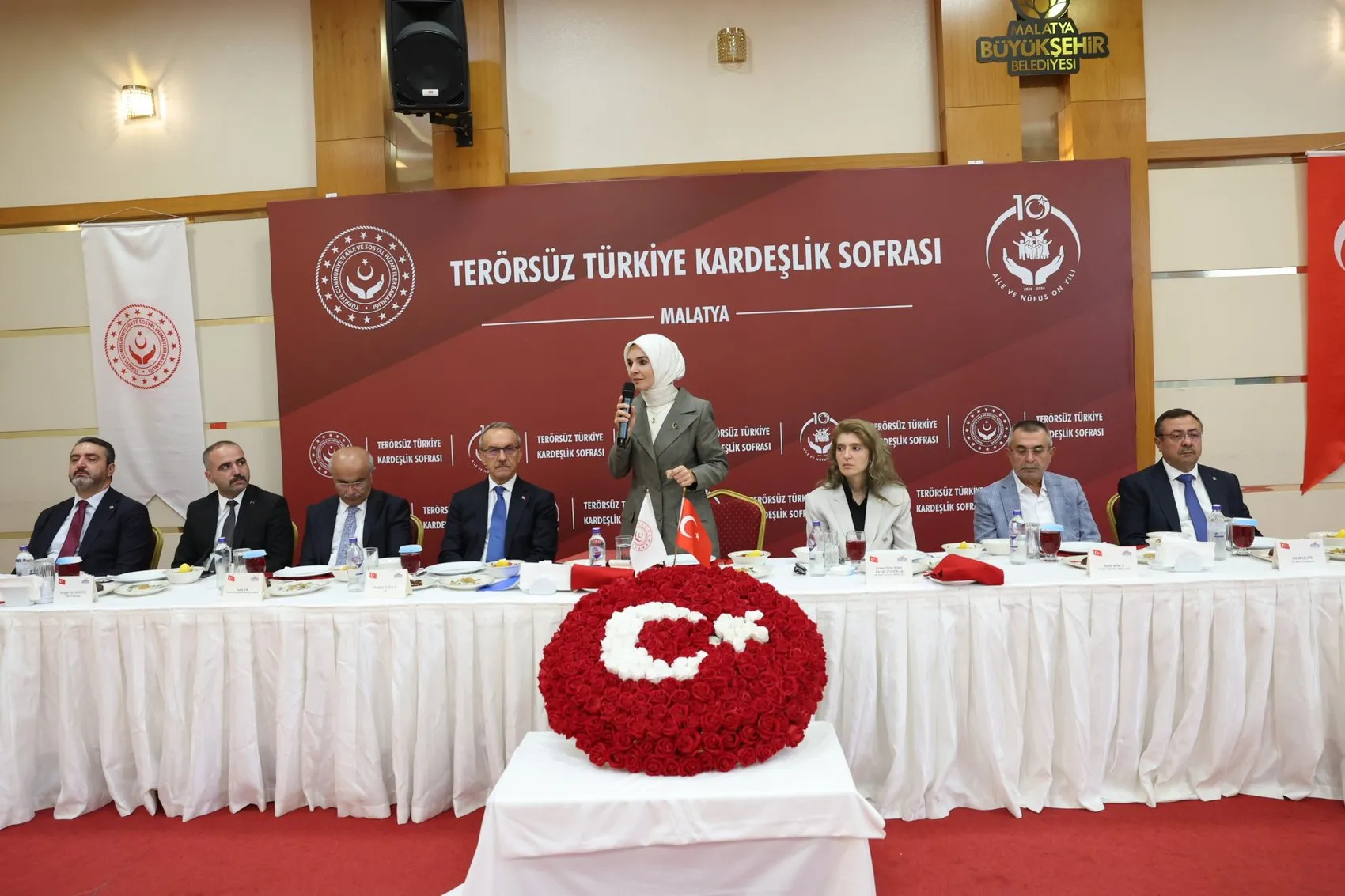 Bakan Göktaş şehit aileleriyle buluştu Terörsüz Türkiye hedefi