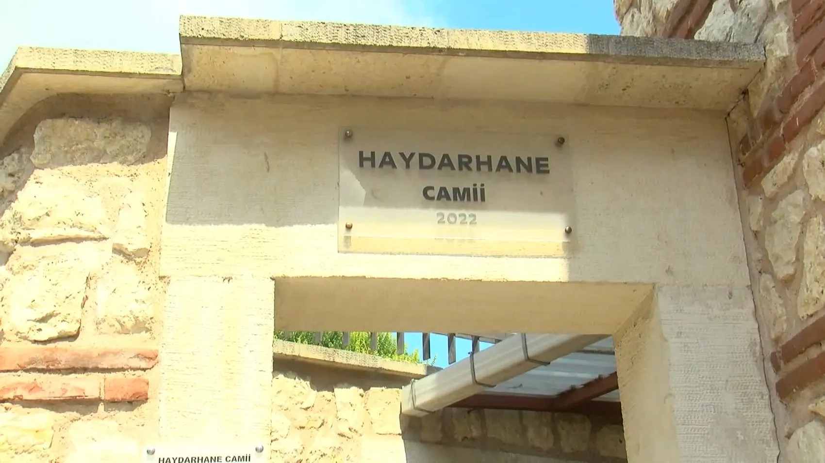 Fatih’te tarihi mezarlara saldıran şüpheli yakalandı