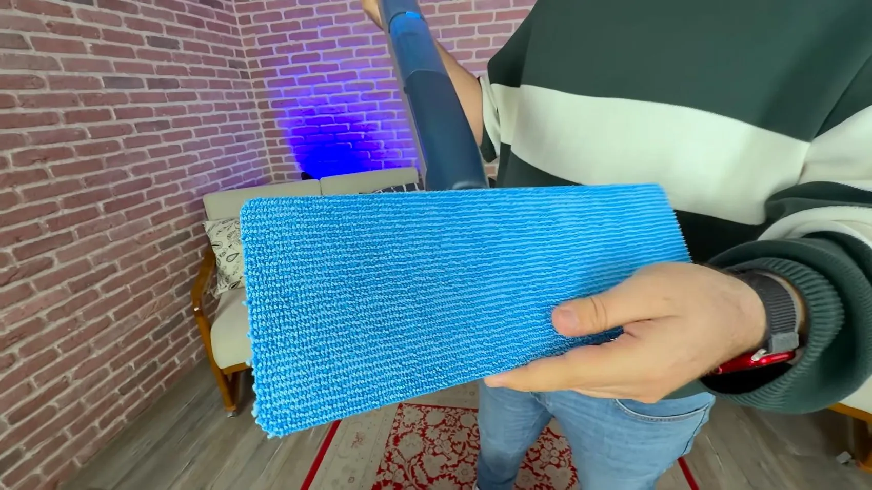 Philips OneUp Elektrikli Mop İncelemesi: Klasik paspaslara veda!