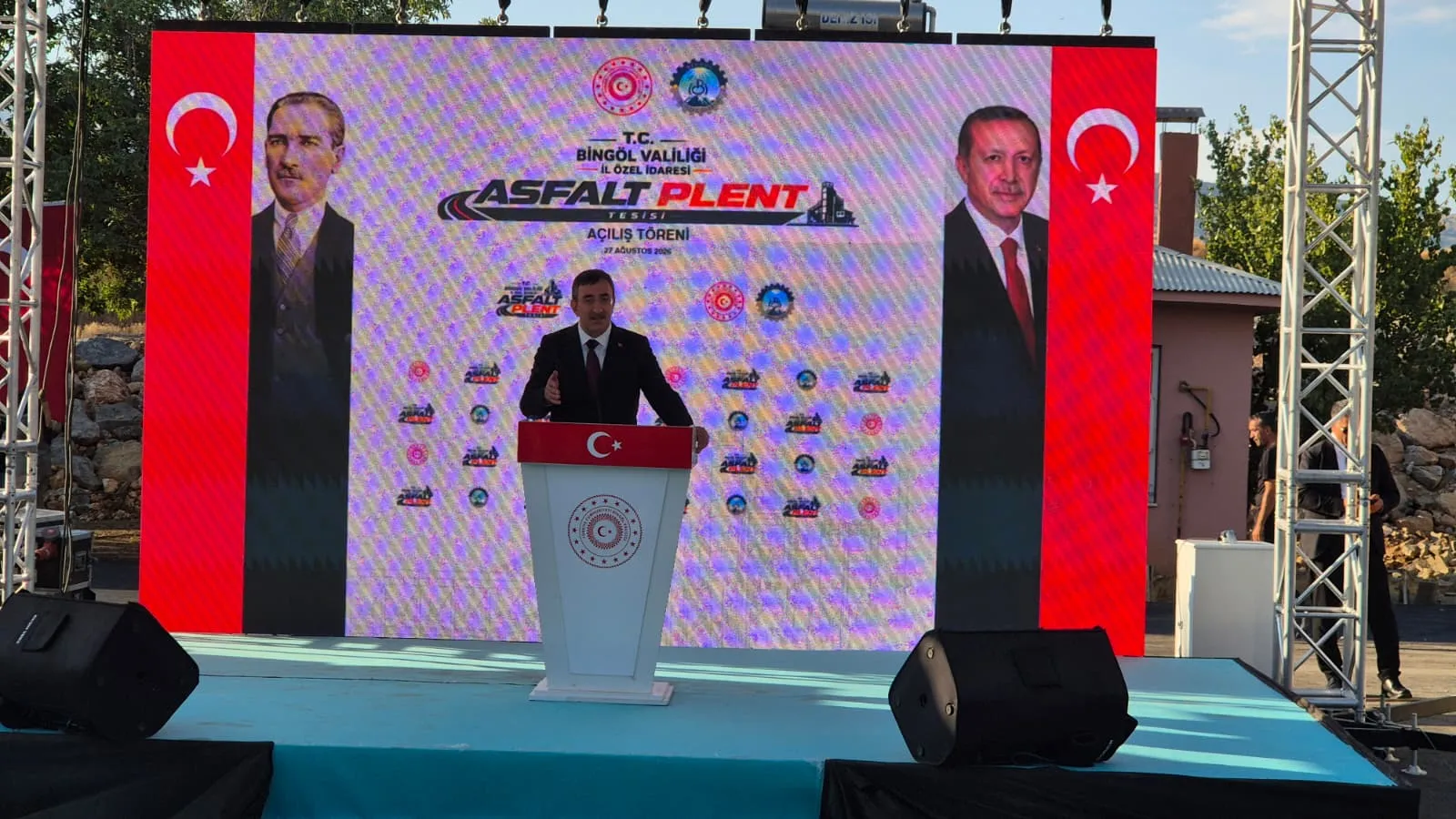 Bingöl’e asfalt tesisi kuran Yılmaz, yatırımda yeni dönemi anlattı