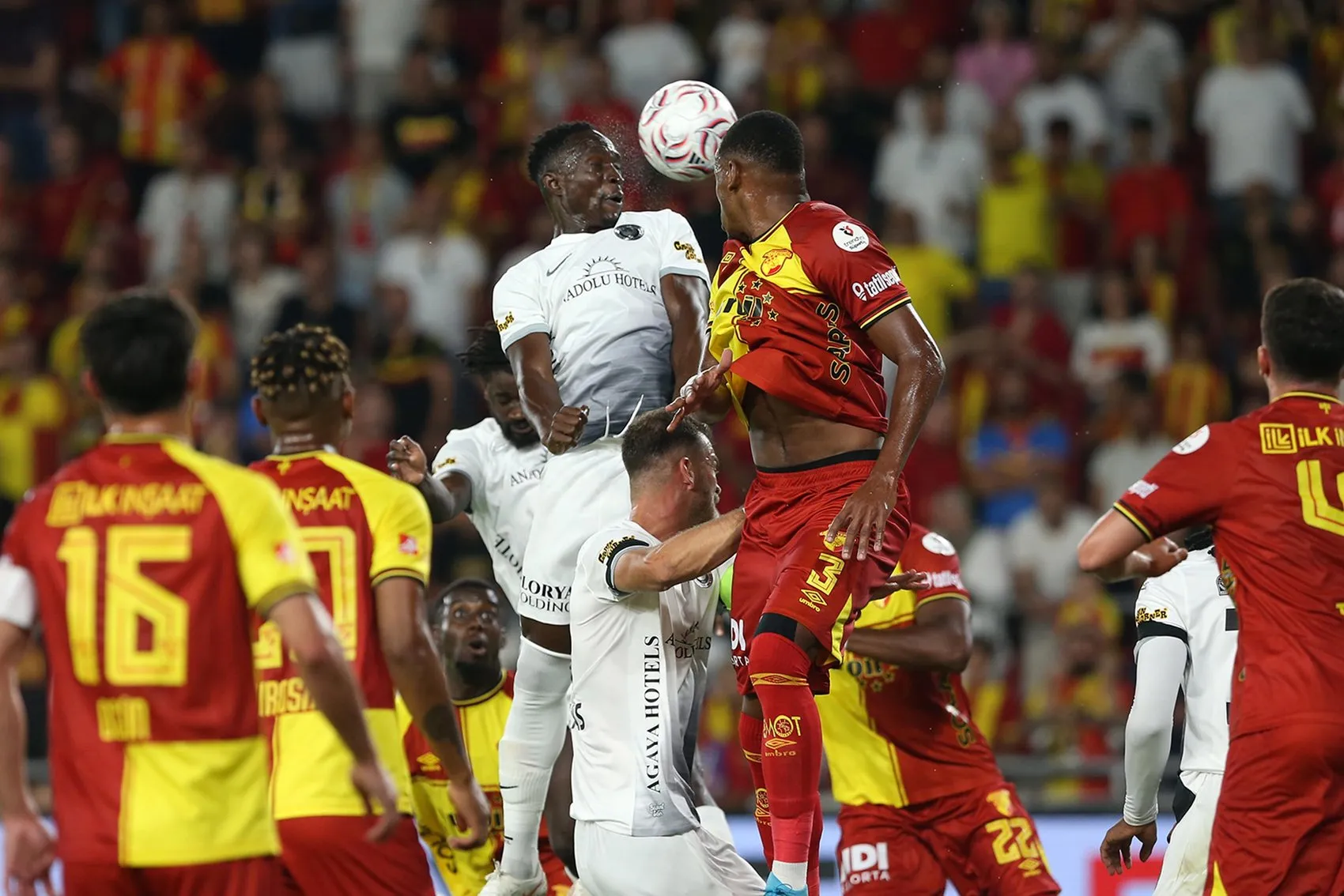 Göztepe’nin savunması iki maçta dört gol yedi