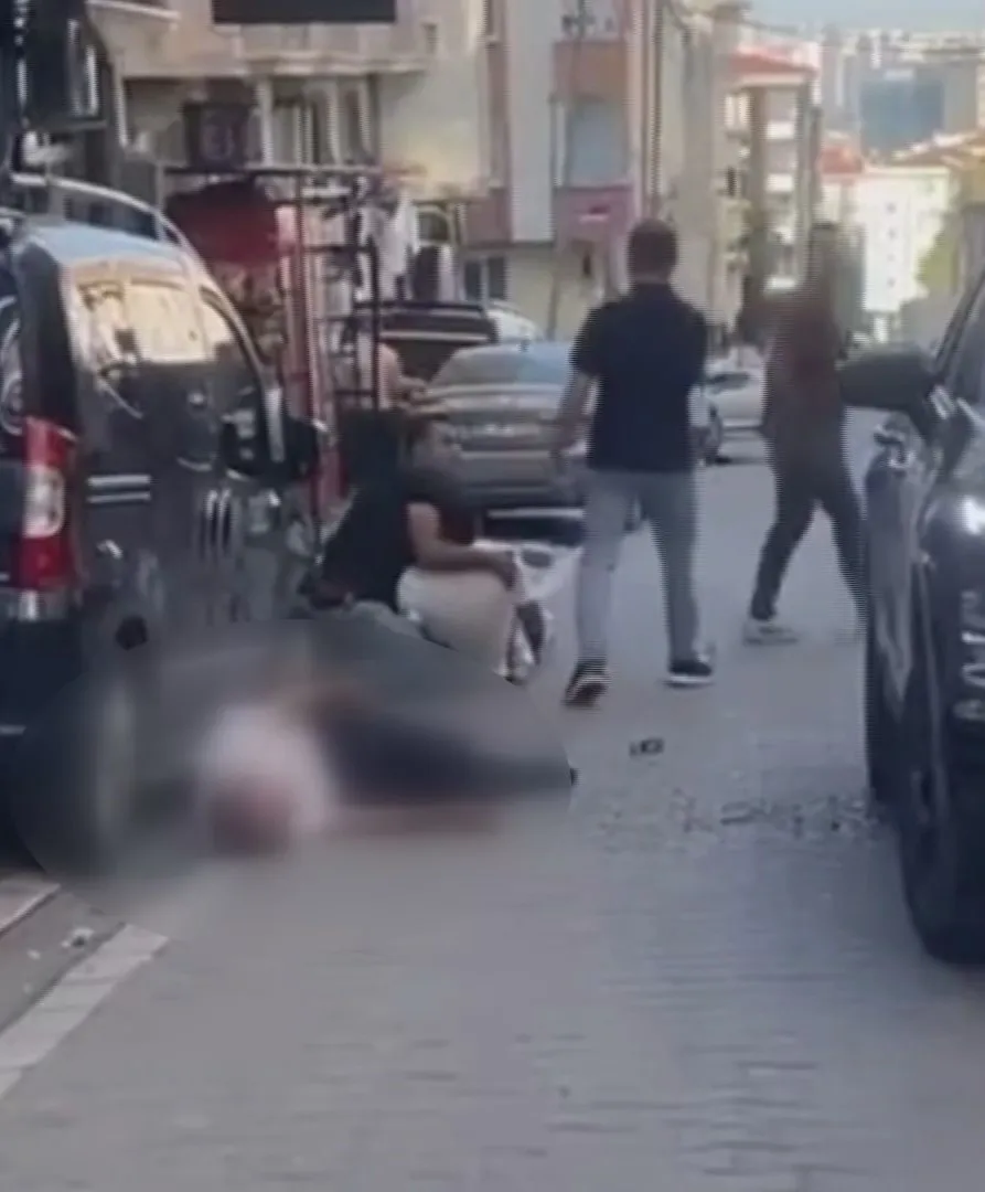 Esenyurt sokaklarında silahlı çatışma 2 kişi hastanelik oldu