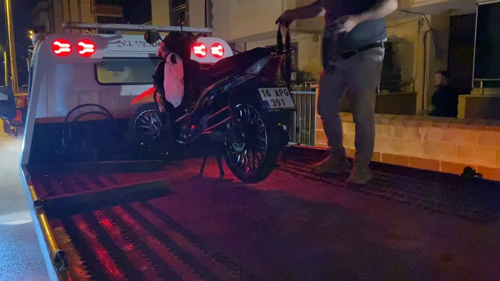 İnegöl'de polisten kaçan sürücüye yarım milyonluk fatura