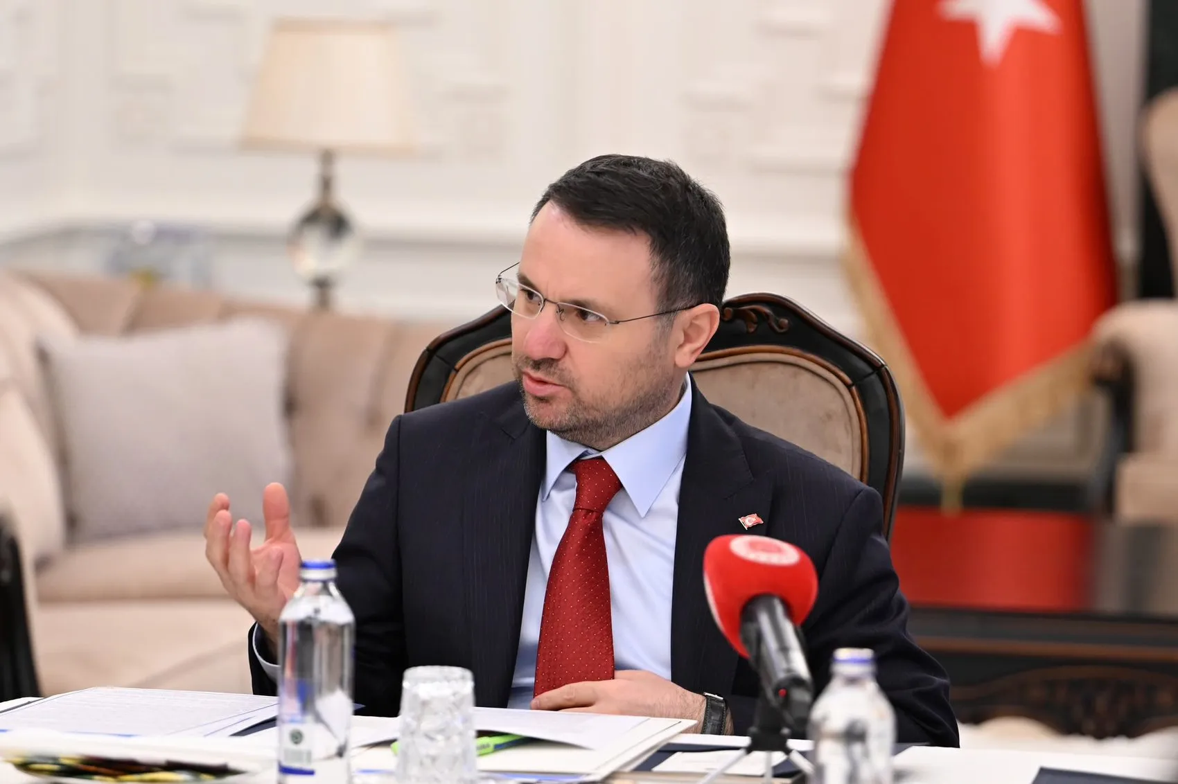 Adalet Bakanı Uğur Mumcu ailesiyle bir araya geldi