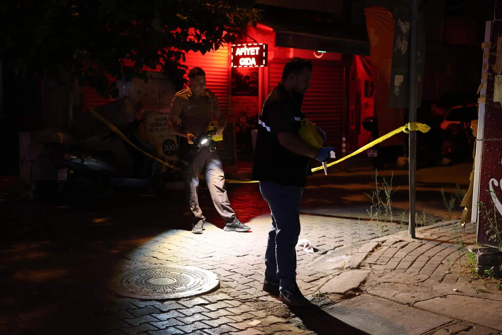 Karşıyaka'daki silahlı kavgada yaralanan adam hastanede can verdi