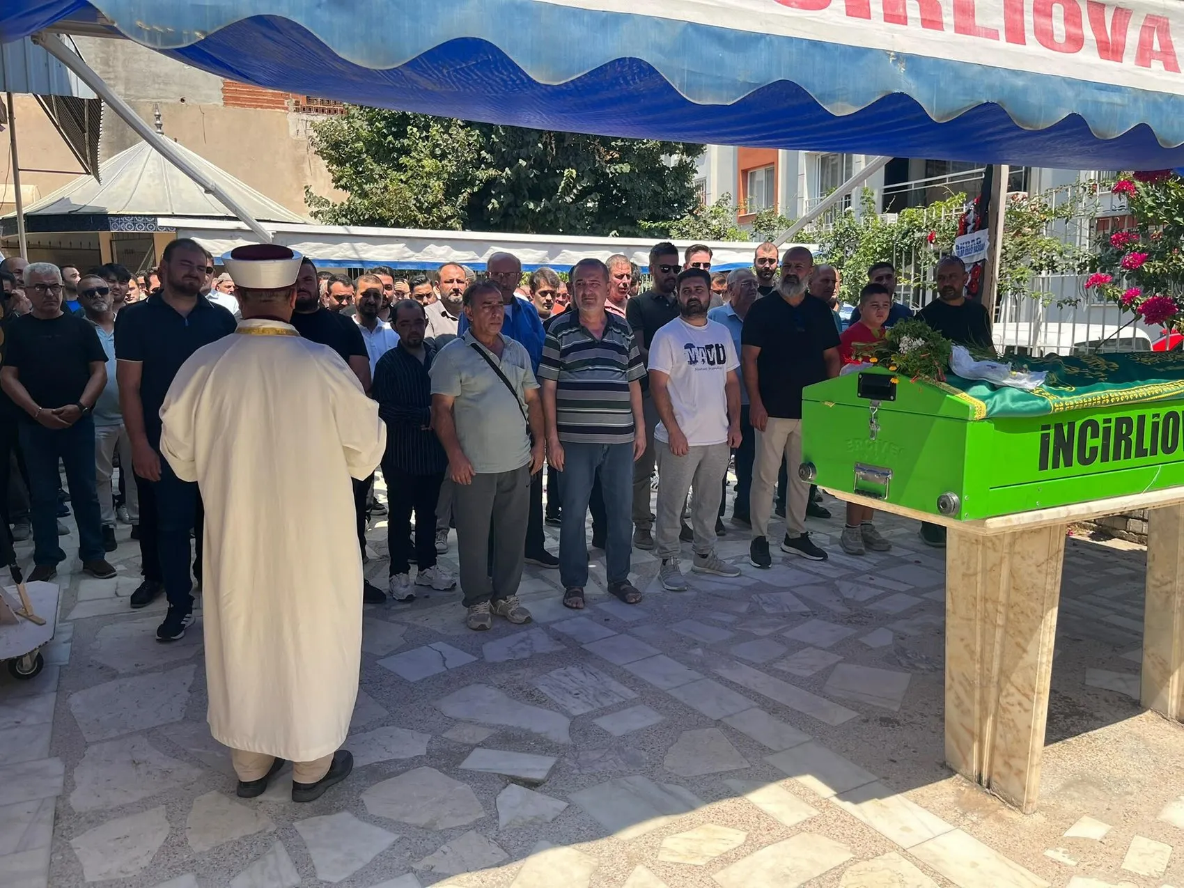 Aydın’da feci kazada hayatını kaybeden sağlıkçı son yolculuğuna uğurlandı
