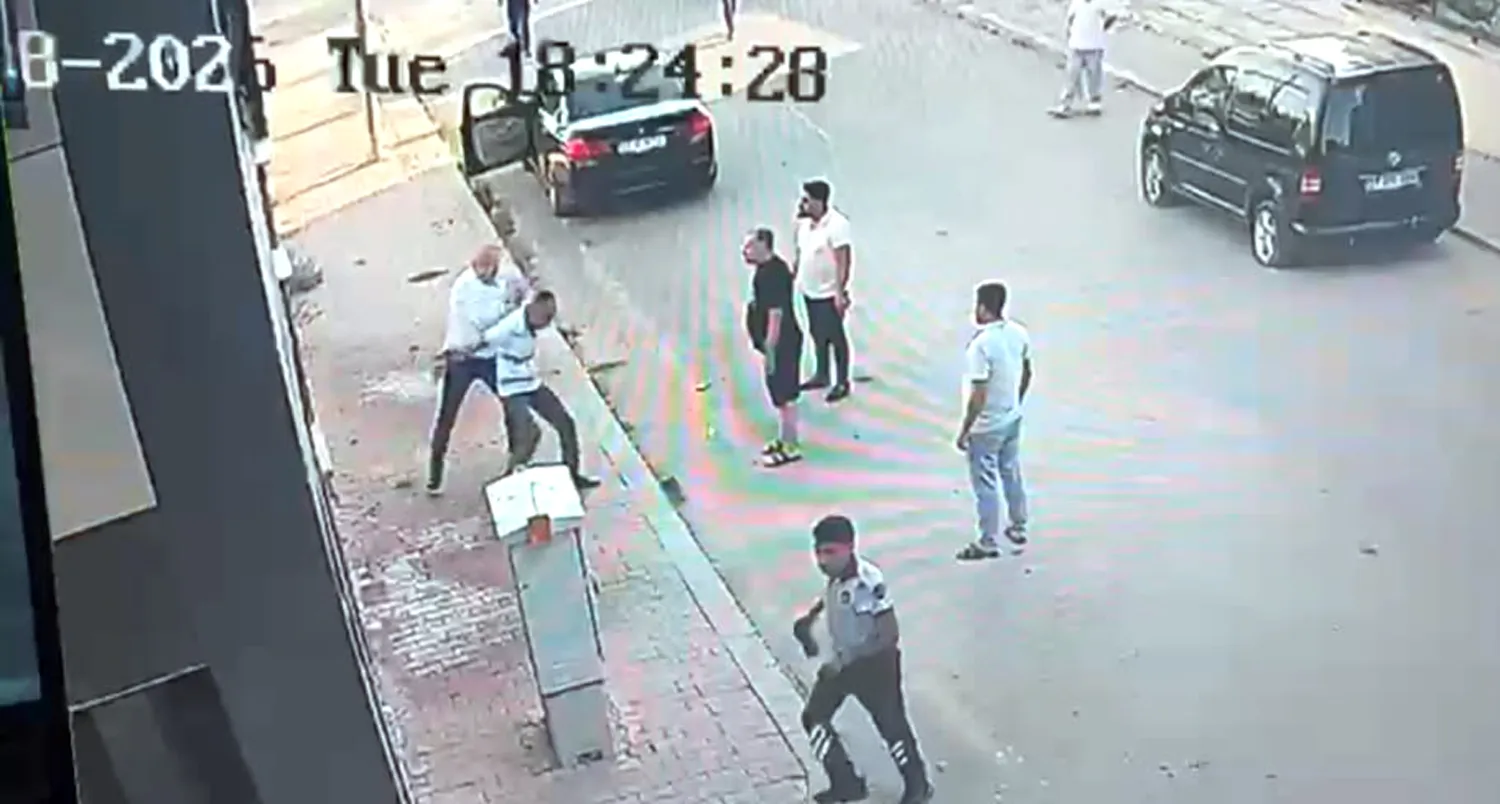 Gaziantep'te milletvekiline bıçaklı saldırı anı kamerada