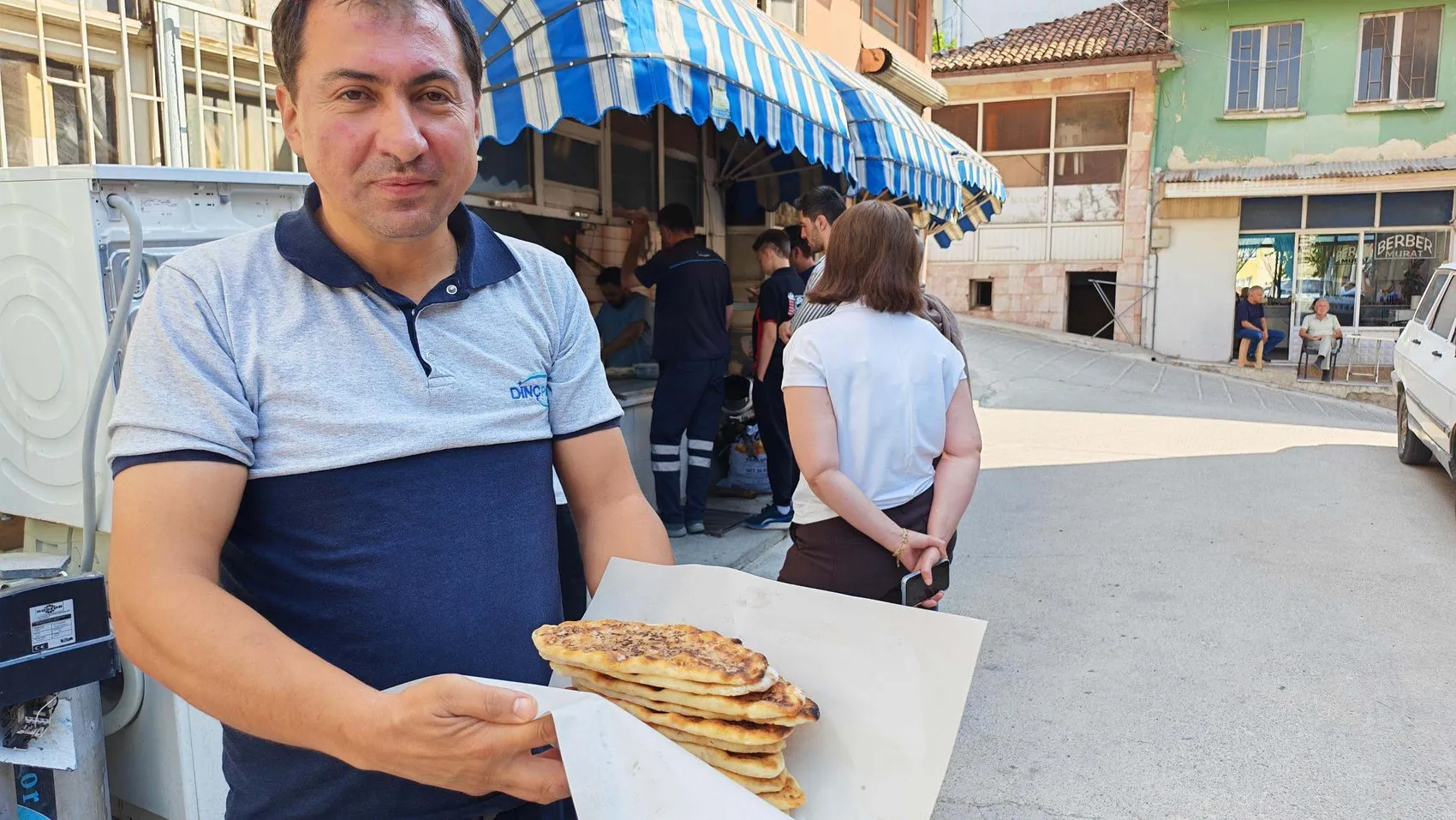Manisa Demirci’de 107 yıllık pide geleneği sürüyor