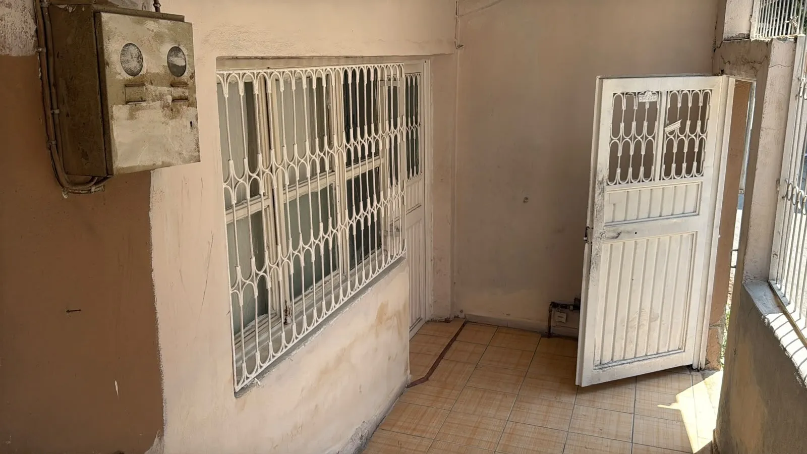 Adana'da eski eş dehşeti Kefen gönderdiği kadını bıçakladı