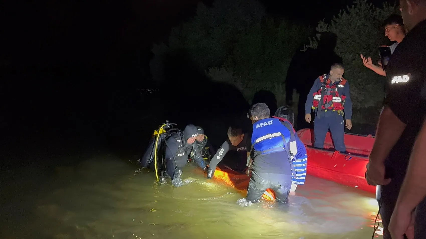 Bingöl’de nehir sularına kapılan gençten acı haber geldi