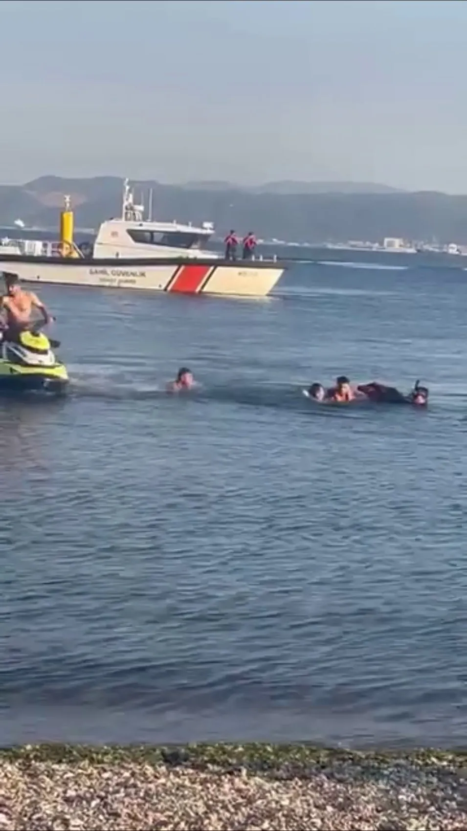 Darıca sahilinde yüzen bir kişi boğulma tehlikesi yaşadı