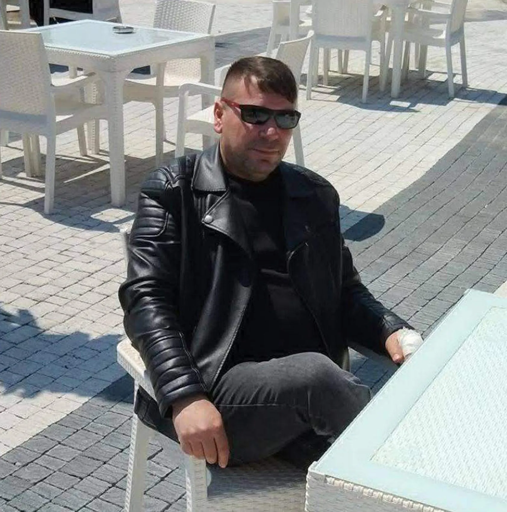 Serinlemek için girdiği gölde hayatını kaybetti