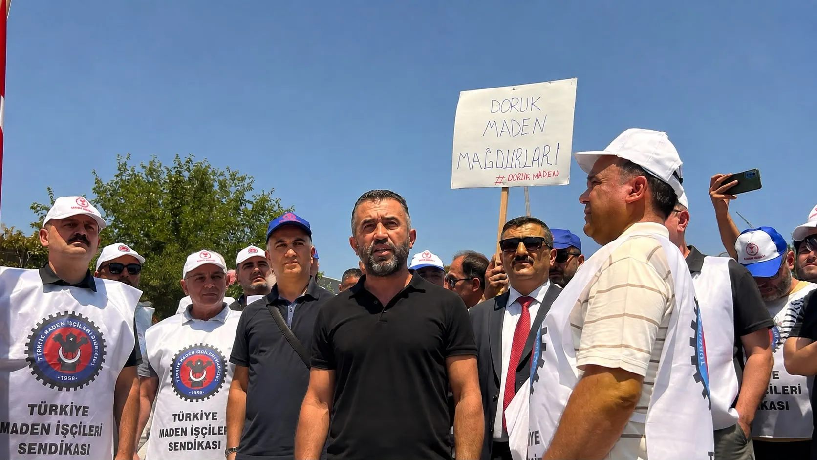 Madenciler alacakları için Ankara sokaklarına indi