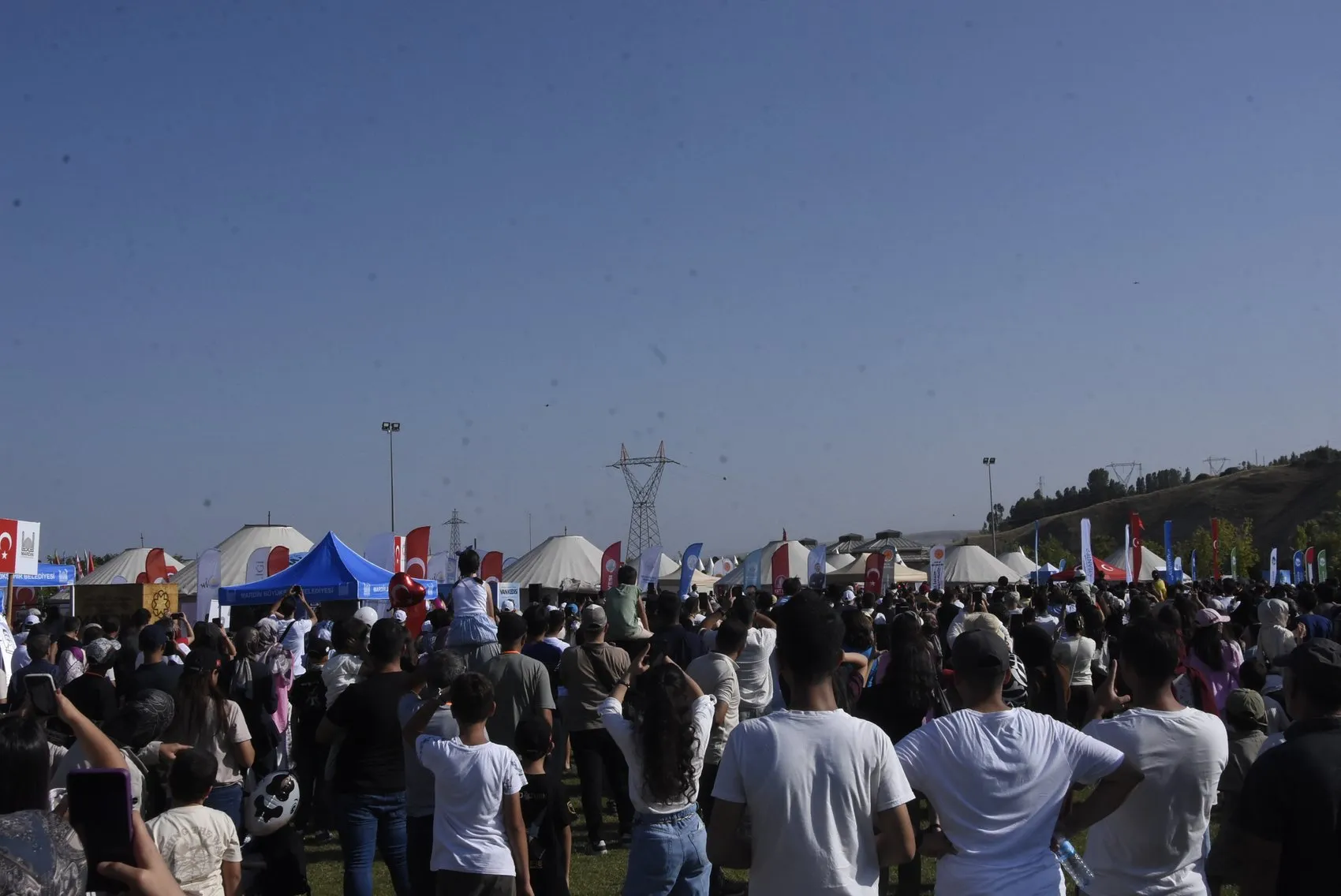 Ahlat semalarında gösteri uçuşu F-16'lar izleyenlere unutulmaz anlar yaşattı