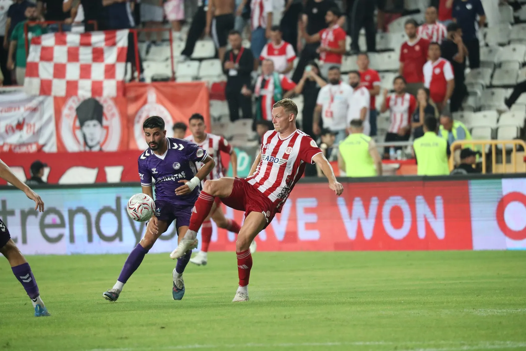 Antalyaspor gol düellosundan galip çıktı