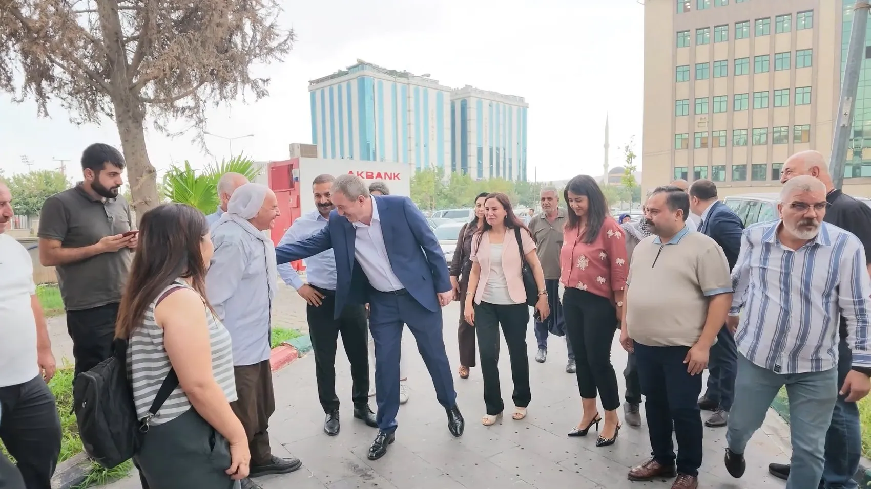 Şanlıurfa'da DEM Parti Eş Genel Başkanı Bakırhan 'Kürt meselesi siyasi zeminde çözülmeli'