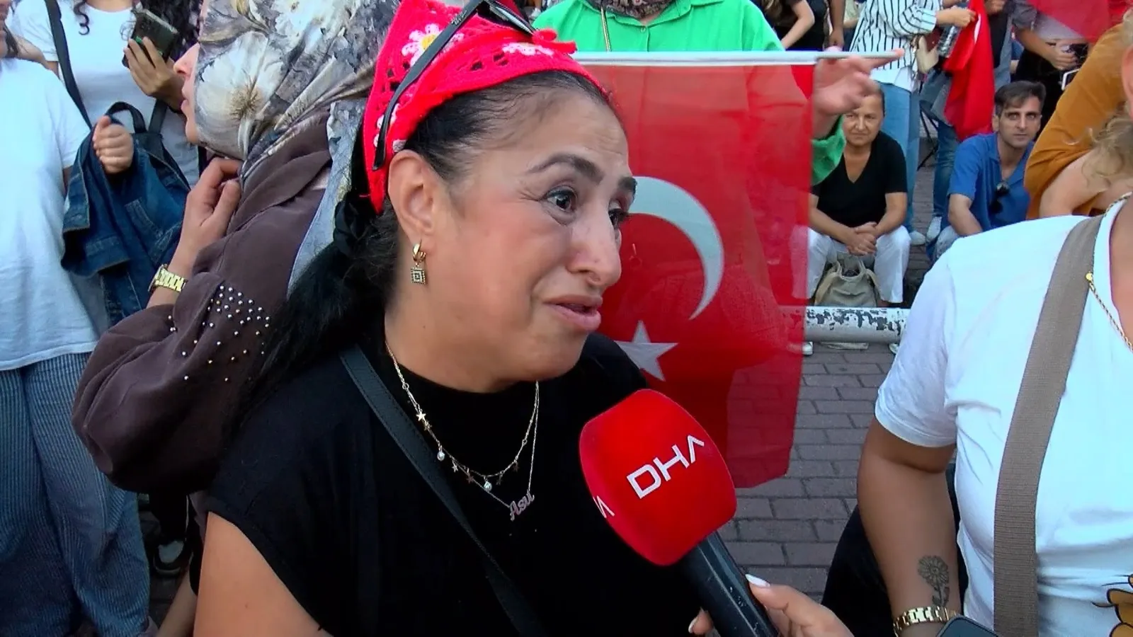 Bahçelievler’de 10 bin kişi tek yürek oldu: Zafer coşkusu Milli Egemenlik Parkı’na taştı