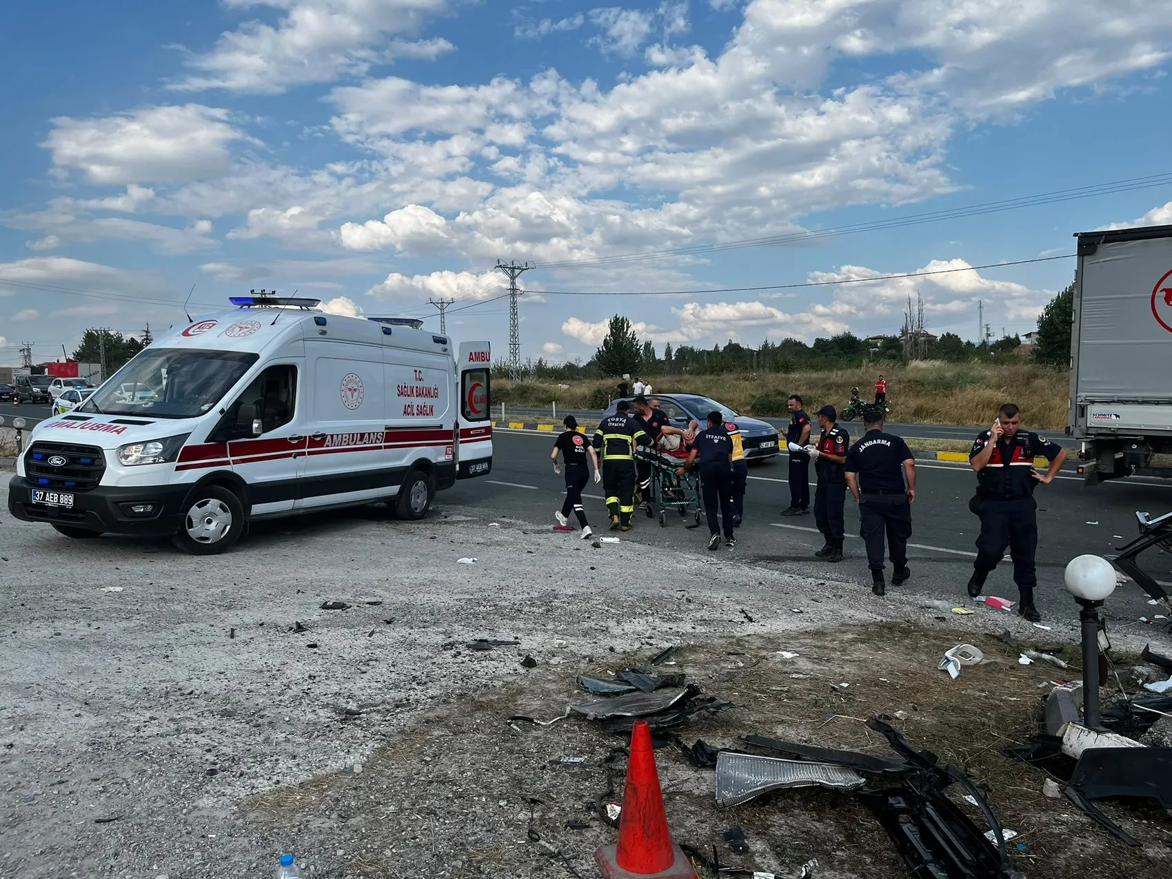 Kastamonu yolunda feci kaza Aynı aileden iki kişi hayatını kaybetti