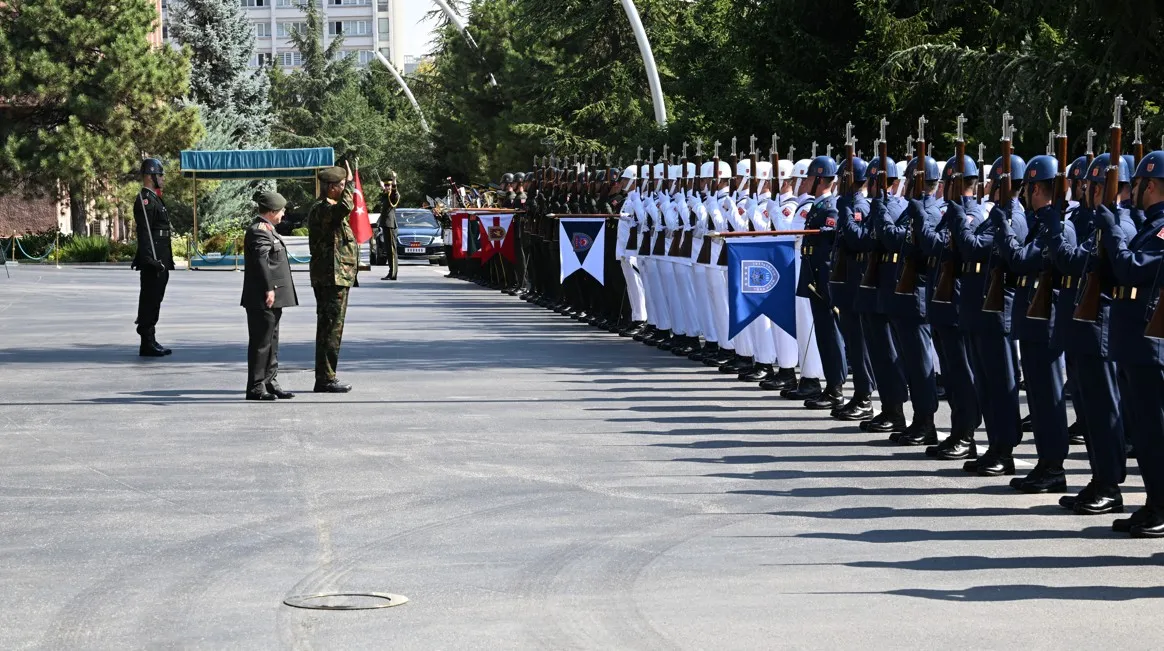 Sudan Genelkurmay Başkanı Ankara’da askeri törenle karşılandı