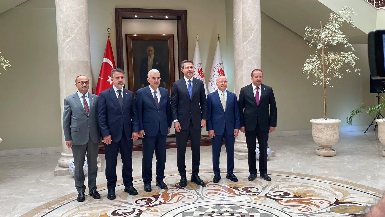 Bakan Bayraktar uyardı Enerji artık milli güvenlik meselesi