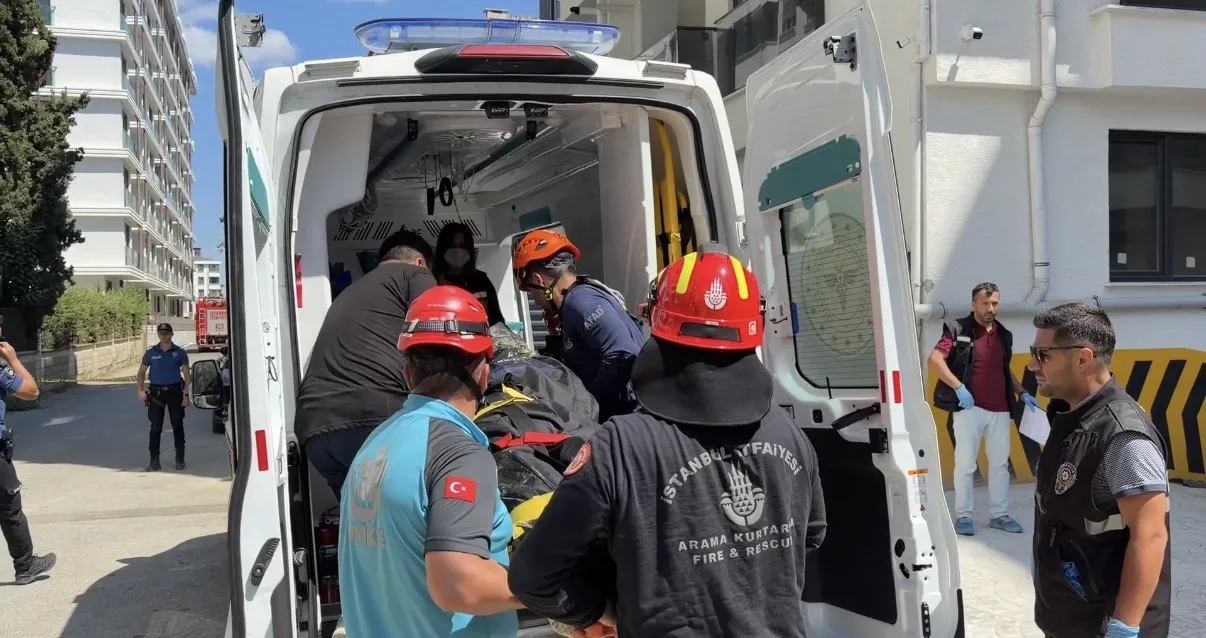 Tuzla'da temizlik için girdiği çukurda hayatını kaybetti
