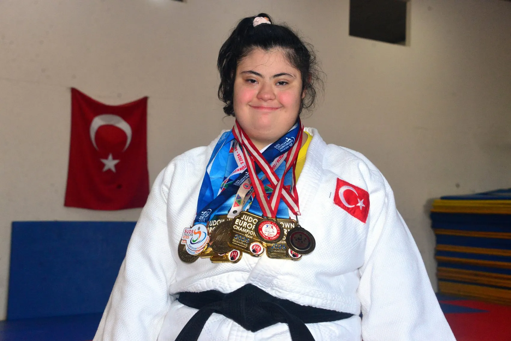 Savunma içgüdüsüyle başladığı judoda zirveye çıktı: Zeynep Sude'nin altın madalya serüveni