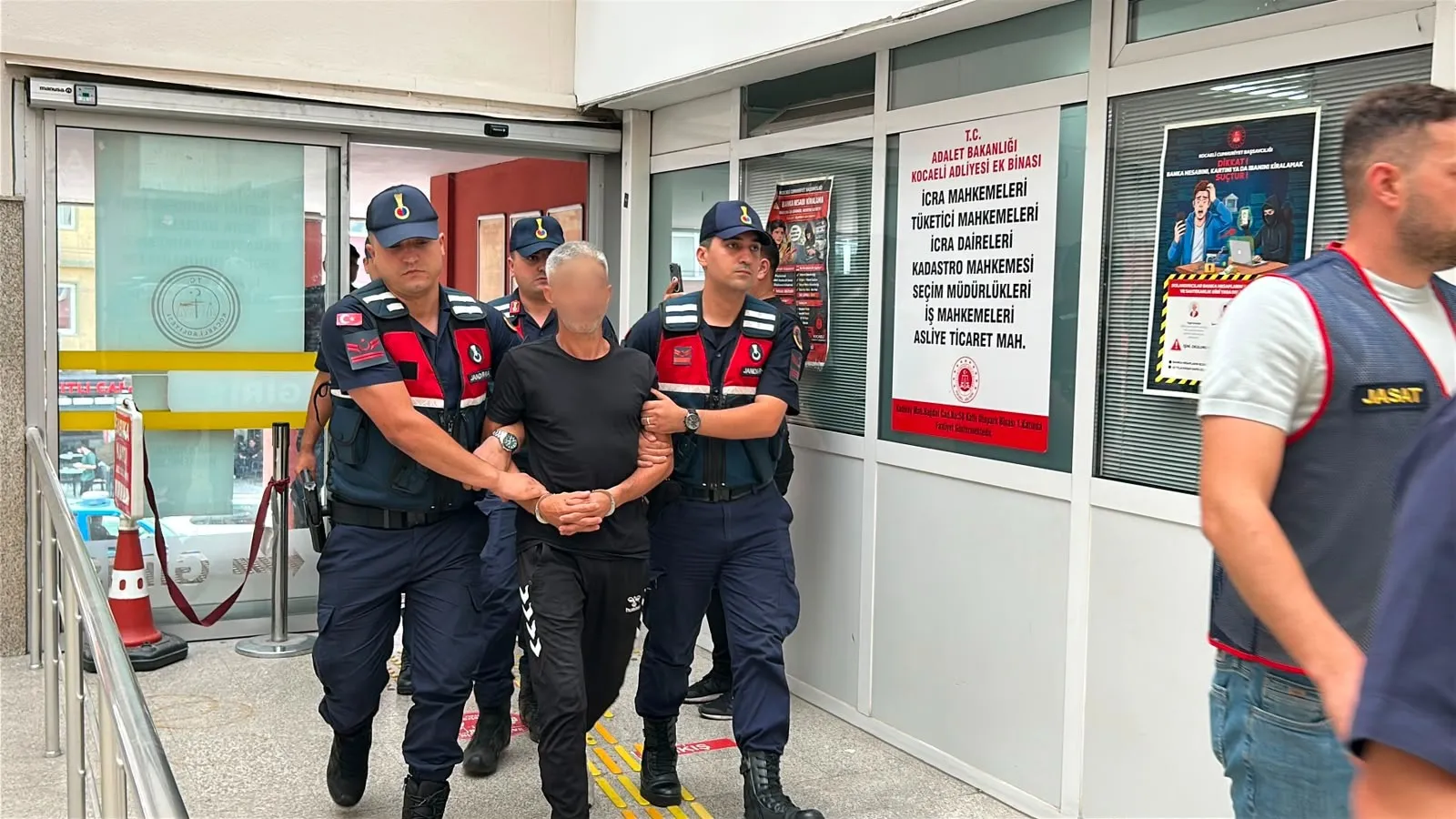 Kocaeli merkezli suç örgütünün firari isimleri yakayı ele verdi