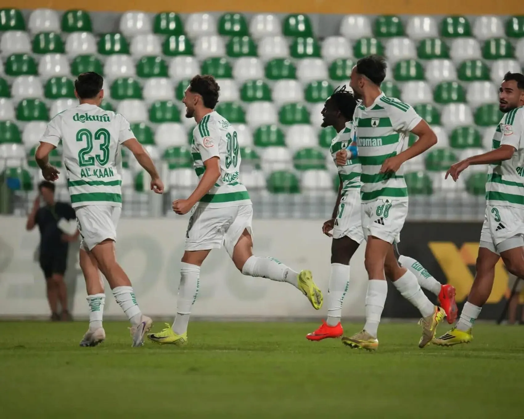 Muğla'da tarihi gece Muğlaspor ilk galibiyetini Boluspor karşısında aldı