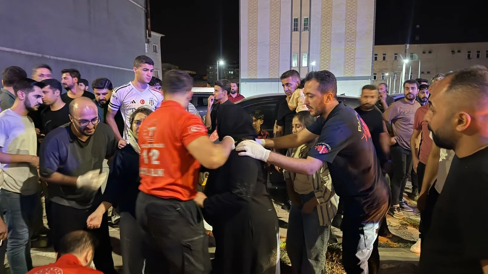 Yüksekova’da gece yarısı kaza 4 kişi hastaneye kaldırıldı