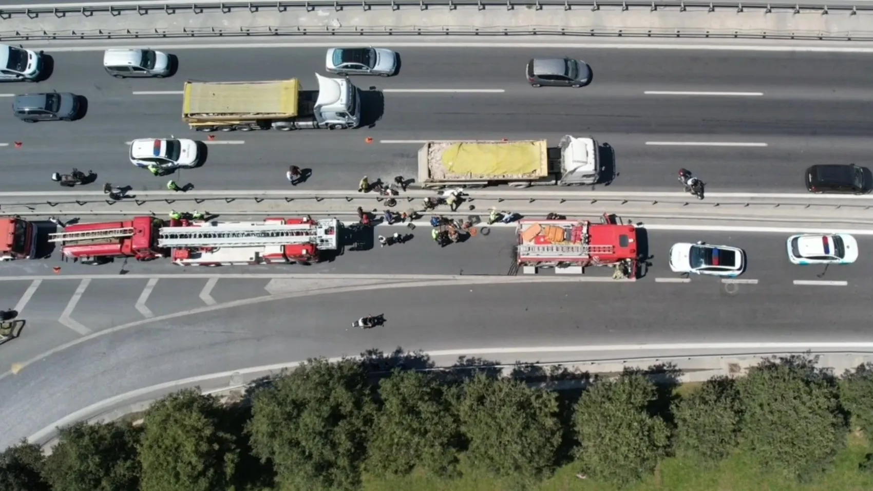 Basın Ekspres Yolu’nda kamyon kazası Bir sürücü hayatını kaybetti