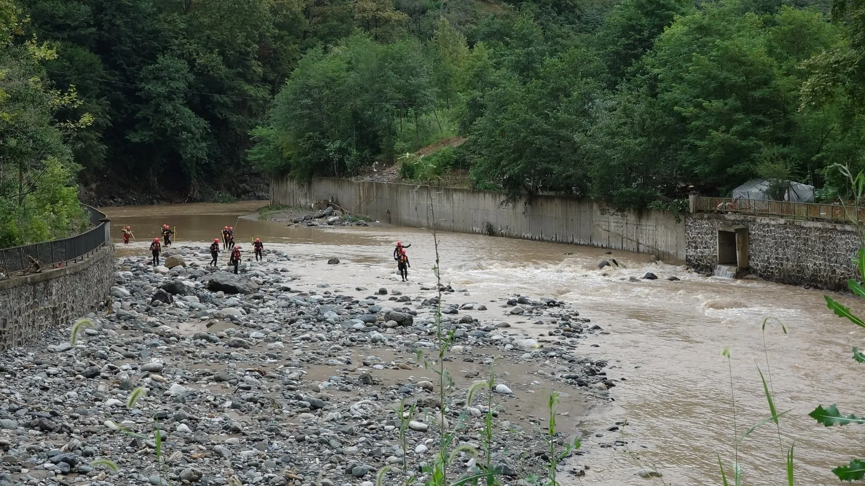 Giresun'da şiddetli sağanak sele dönüştü 2 kişi kayıp
