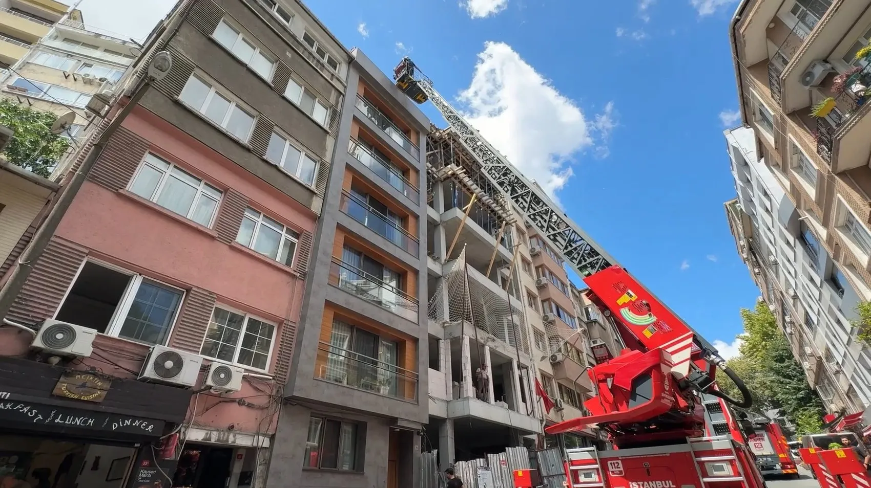 Beyoğlu rezidansında çıplak turist paniği