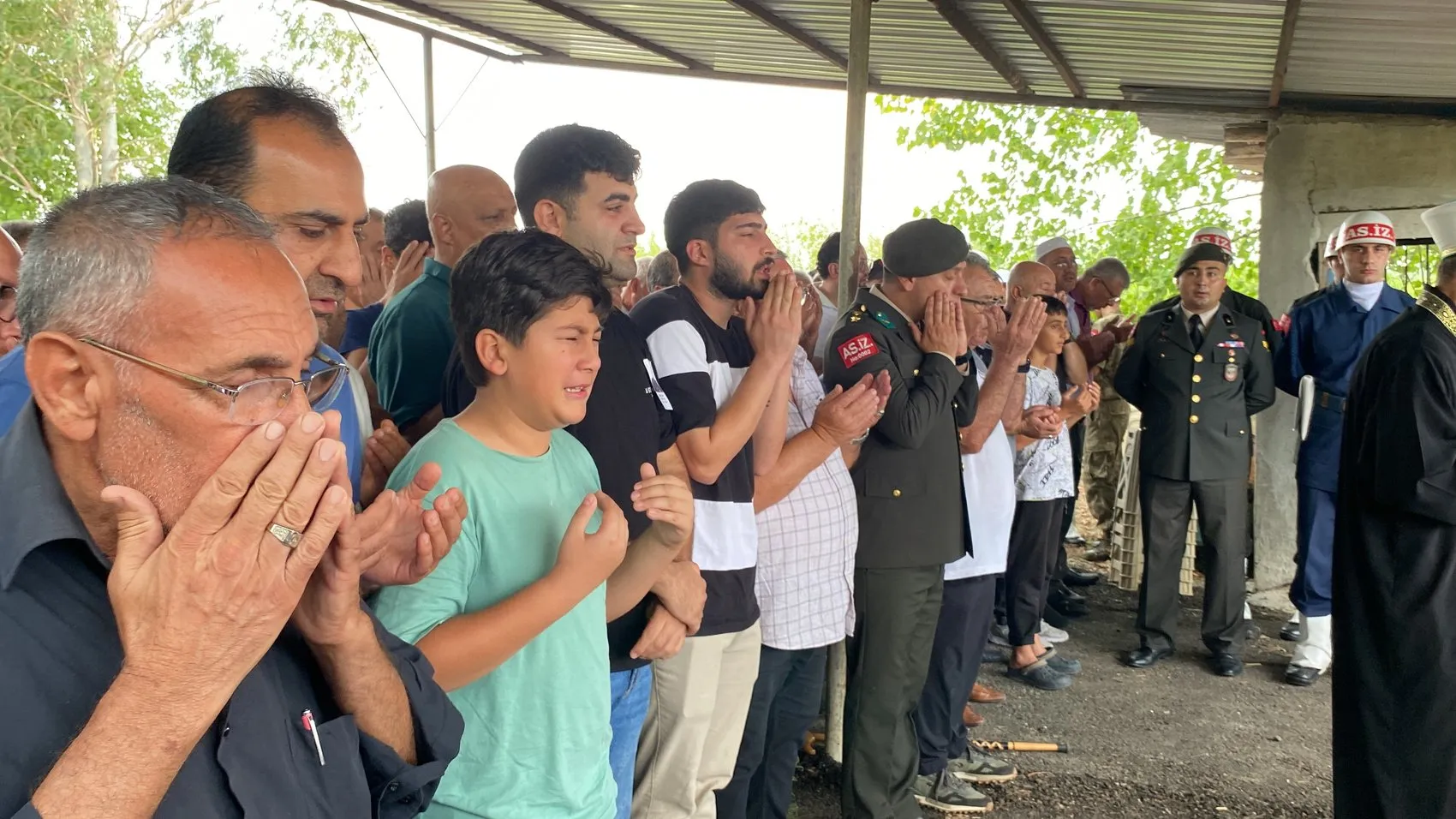 Evine girmeye çalışan uzman çavuş itfaiye kazasında can verdi