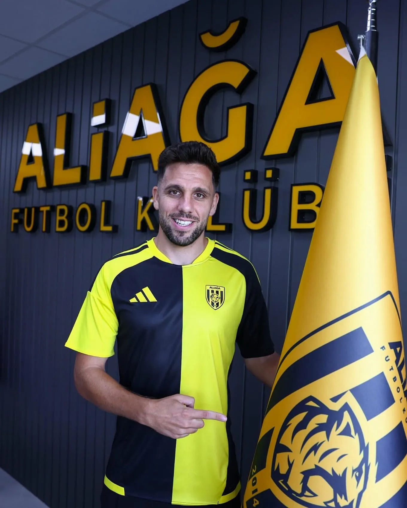 Aliağa Futbol Avustralya’dan orta saha transfer etti