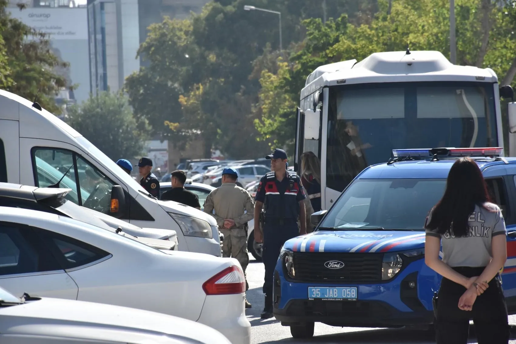 Menderes Belediye Başkanı İlkay Çiçek adliyeye sevk edildi