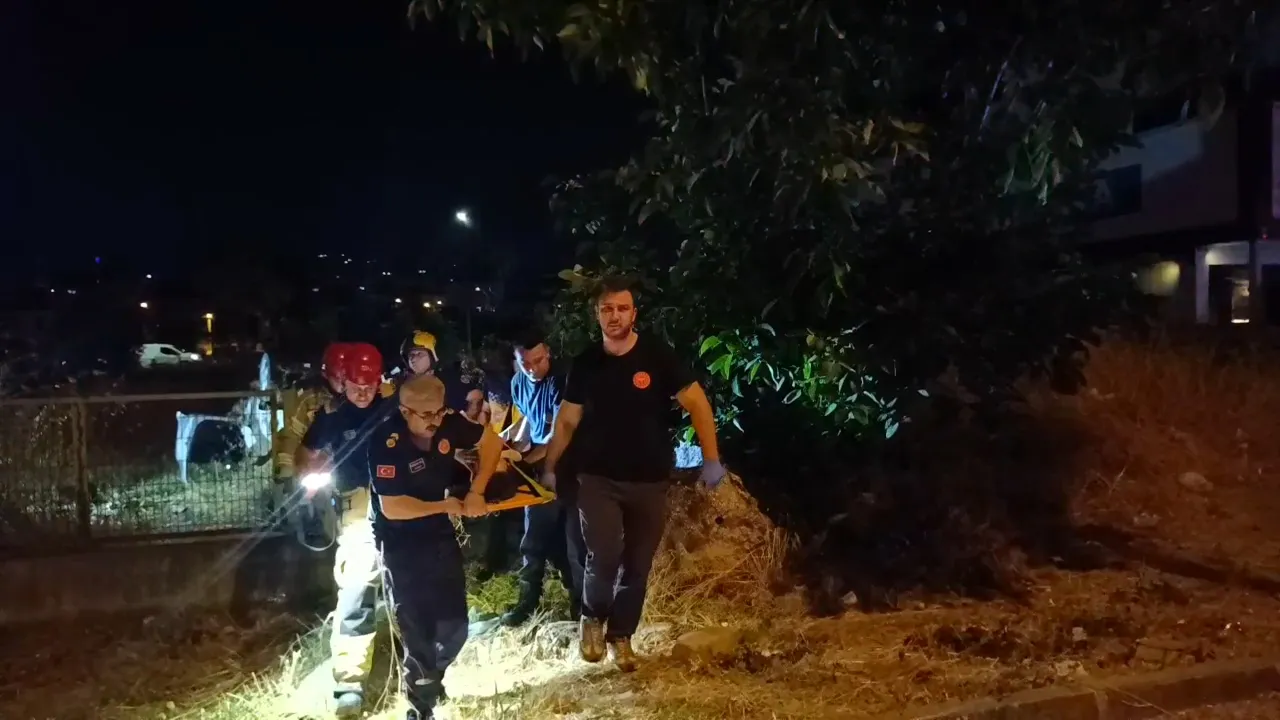 Gece yarısı kontrolden çıkan otomobil takla attı 5 yaralı