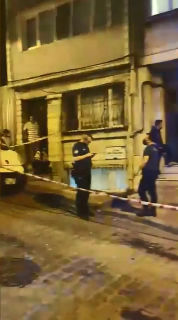 Beyoğlu’nda bir daireden gelen kokular acı gerçeği ortaya çıkardı