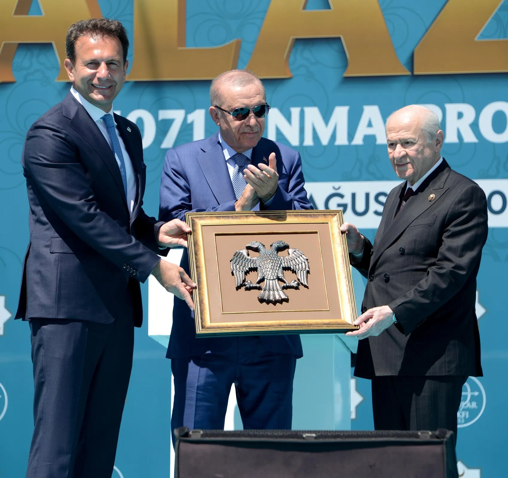 Erdoğan Malazgirt'te Türkiye'nin önünü kimse kesemez