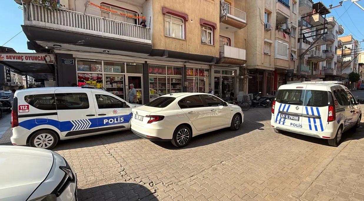 Turgutlu'da koca dehşeti Boğazını sıktığı eşi hastanede can verdi