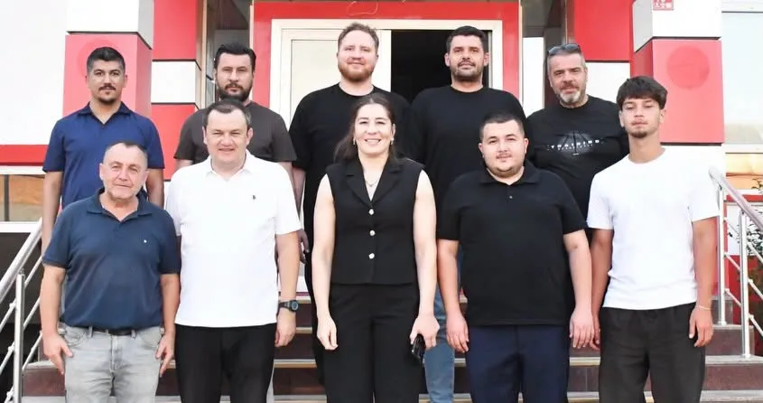 Olimpiyat madalyalı Yasemin Adar, Balıkesirspor'a moral verdi