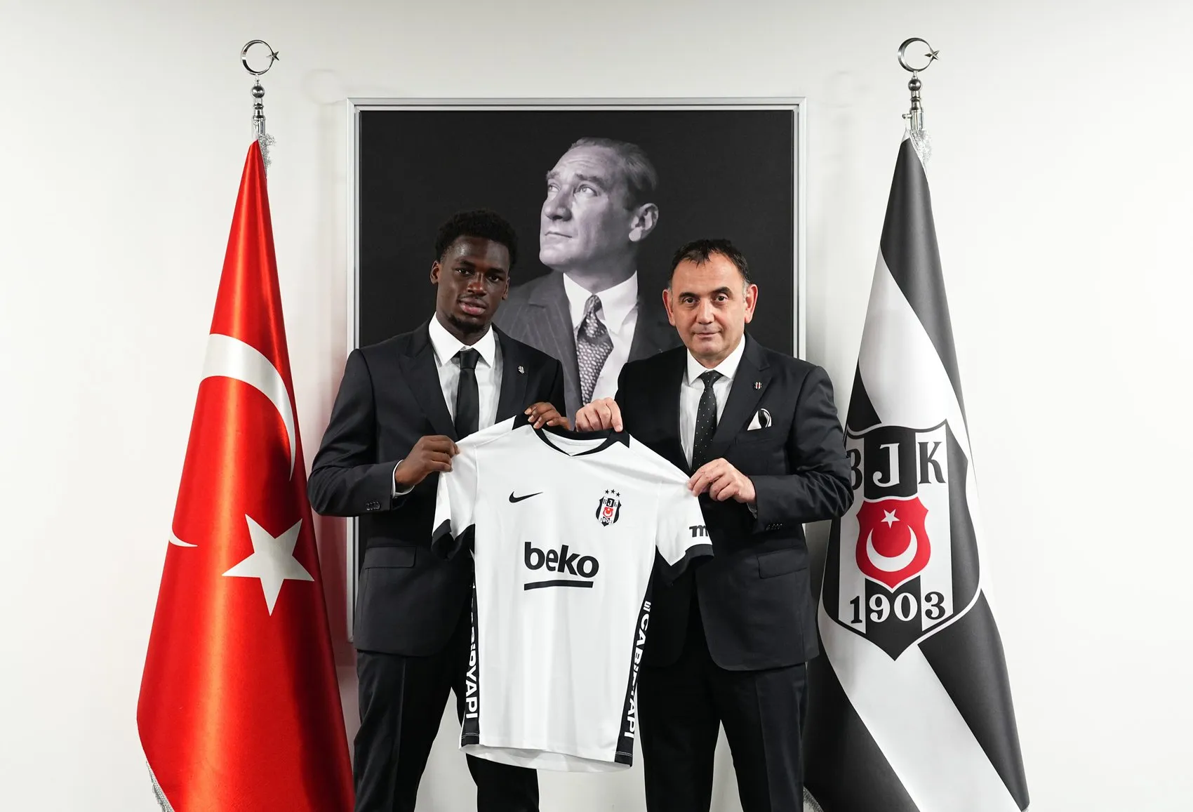Beşiktaş, Leverkusen'in yıldızını kadrosuna kattı
